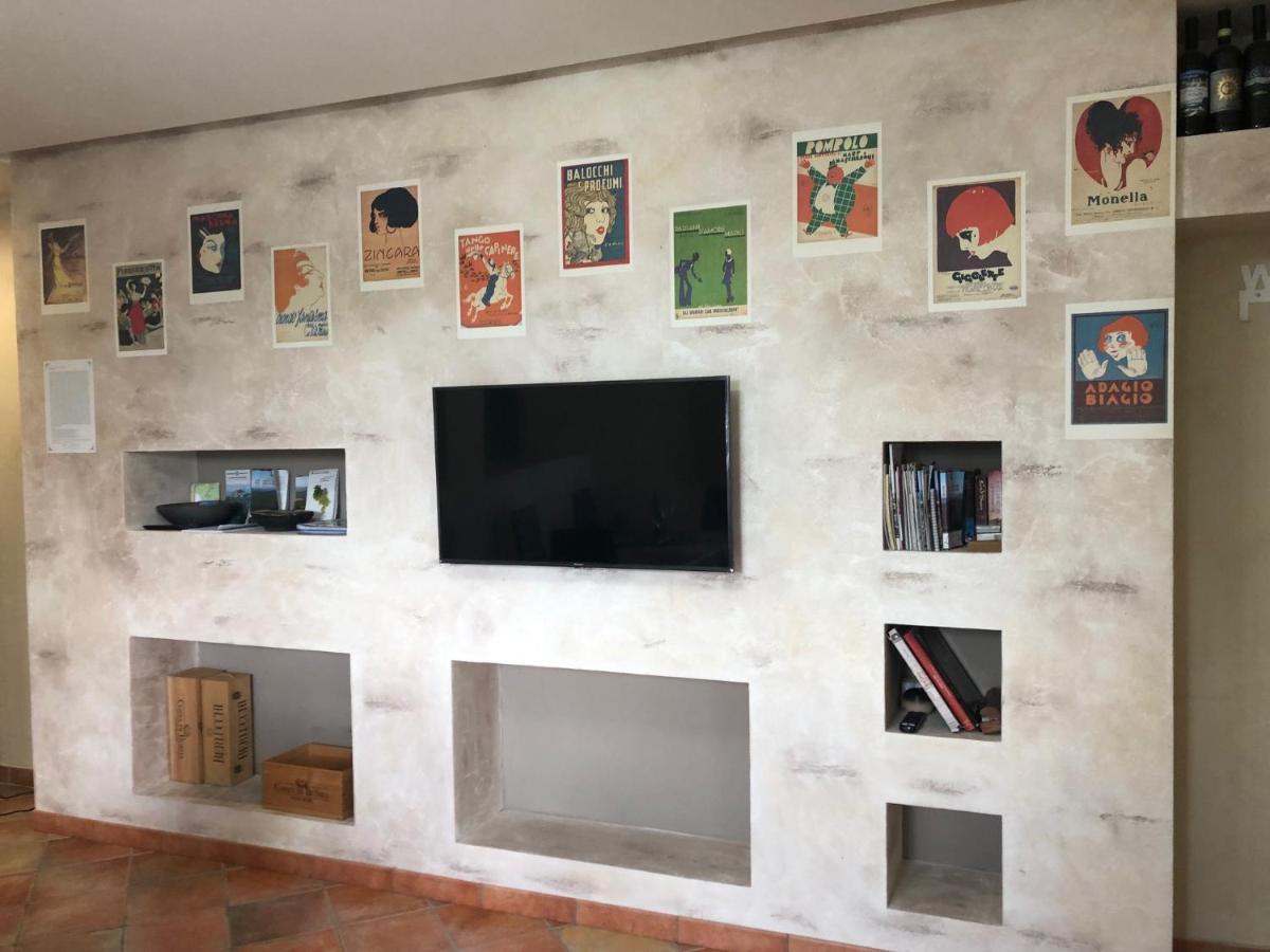 La Casa Blu Lägenhet Montegrosso dʼAsti Exteriör bild