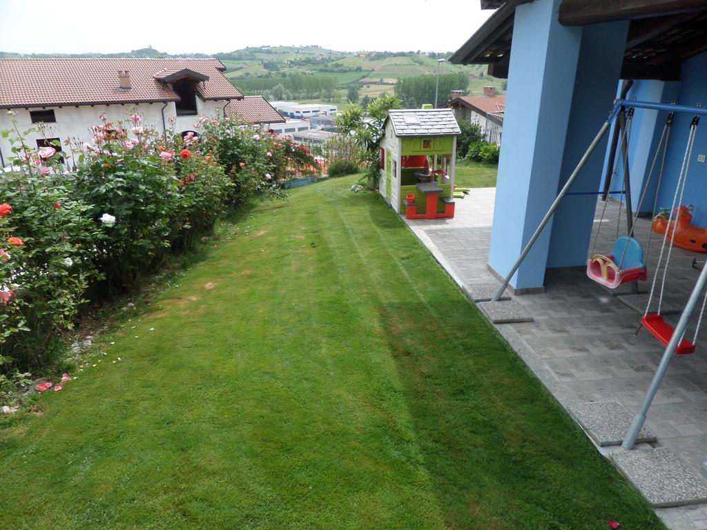 La Casa Blu Lägenhet Montegrosso dʼAsti Rum bild